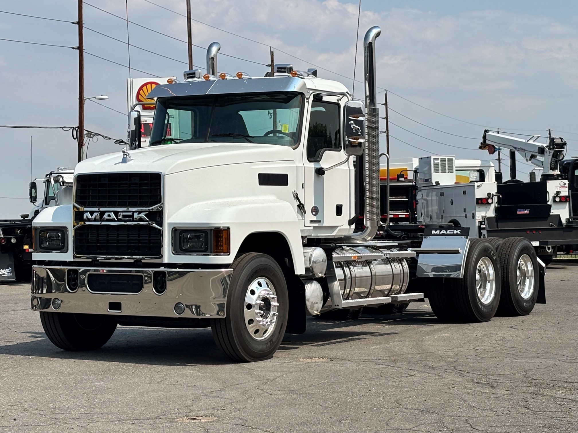 2027 Mack Pinnacle in Denver, CO