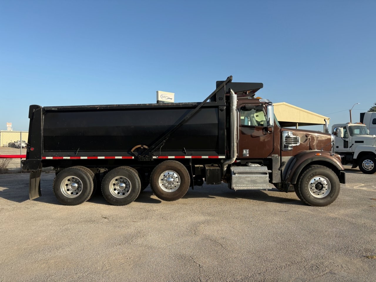 2019 Freightliner 122SD in Fort Worth, TX — photo 4