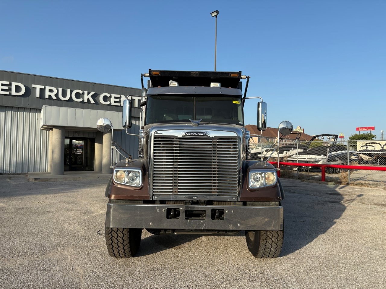 2019 Freightliner 122SD in Fort Worth, TX — photo 2