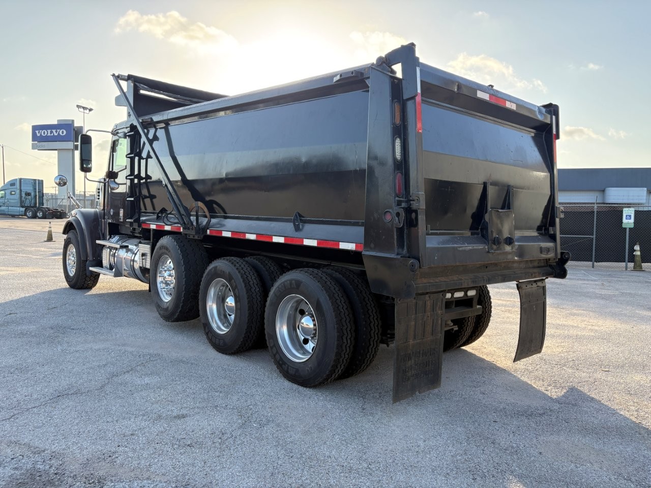 2019 Freightliner 122SD in Fort Worth, TX — photo 7