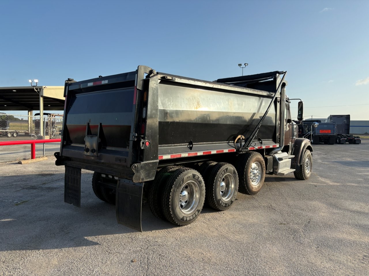 2019 Freightliner 122SD in Fort Worth, TX — photo 5