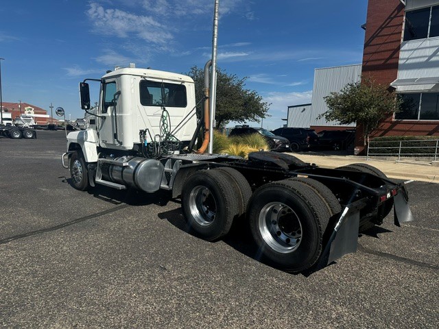 2020 Mack Pinnacle in Amarillo, TX — photo 7