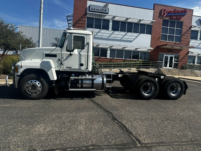 2020 Mack Pinnacle in Amarillo, TX — photo 8