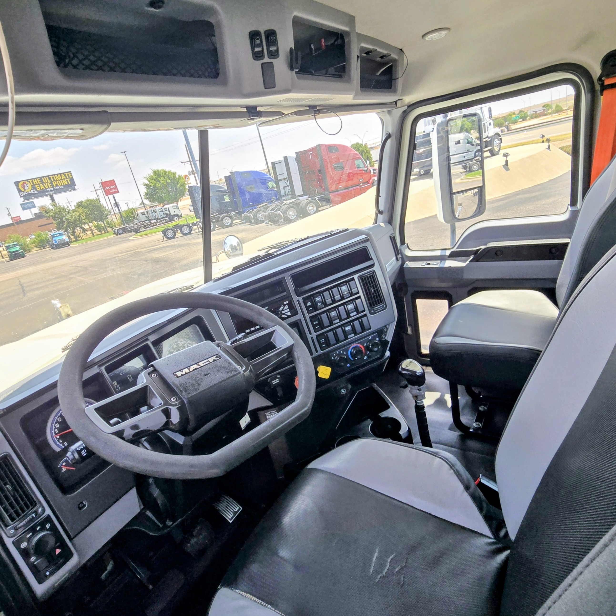 2020 Mack Pinnacle in Amarillo, TX — photo 8