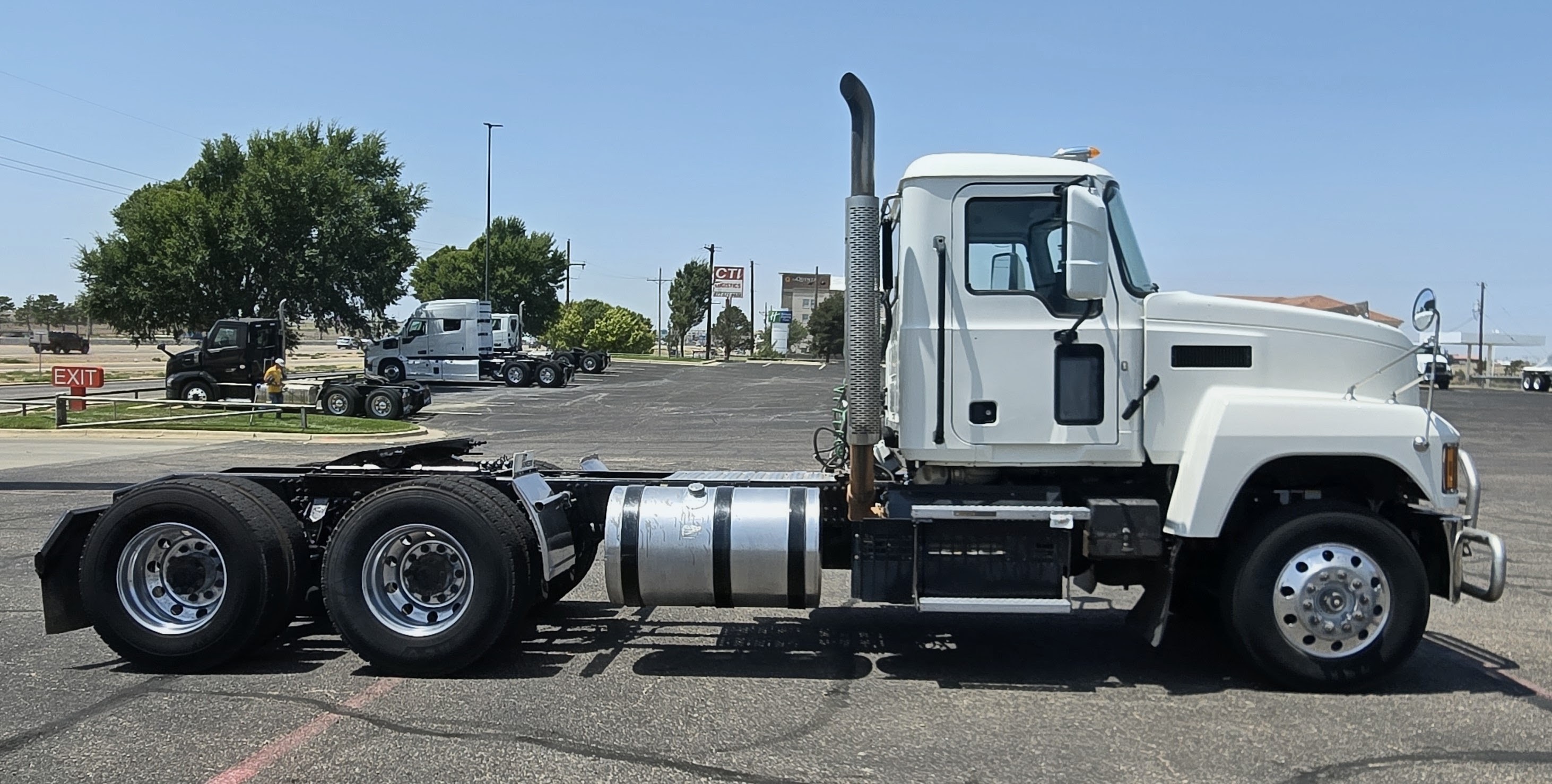 2020 Mack Pinnacle in Amarillo, TX — photo 5