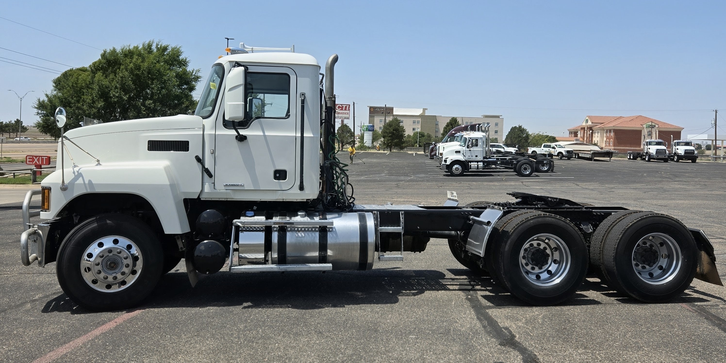 2020 Mack Pinnacle in Amarillo, TX — photo 4