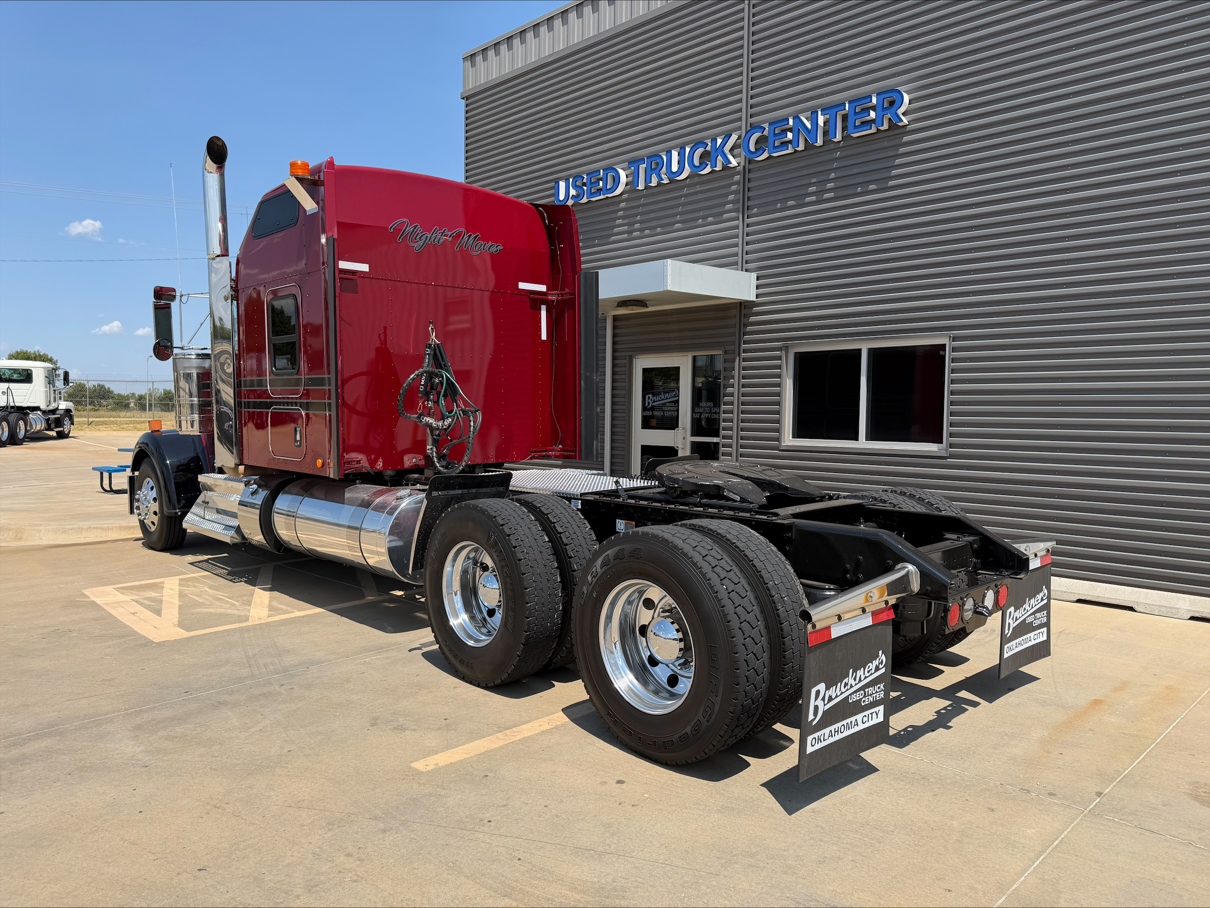 2023 Kenworth W900 in Tulsa, OK — photo 7