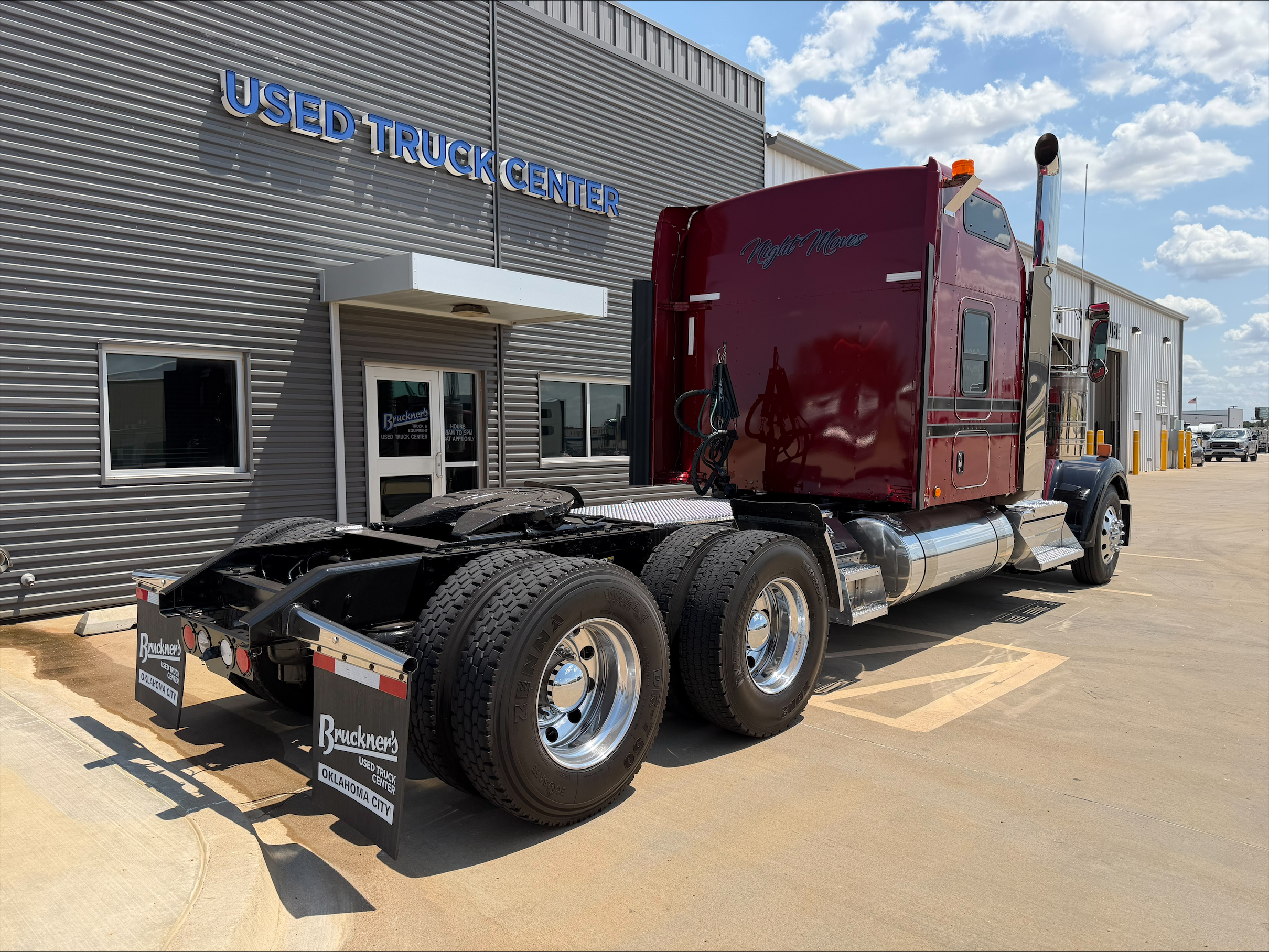 2023 Kenworth W900 in Tulsa, OK — photo 5