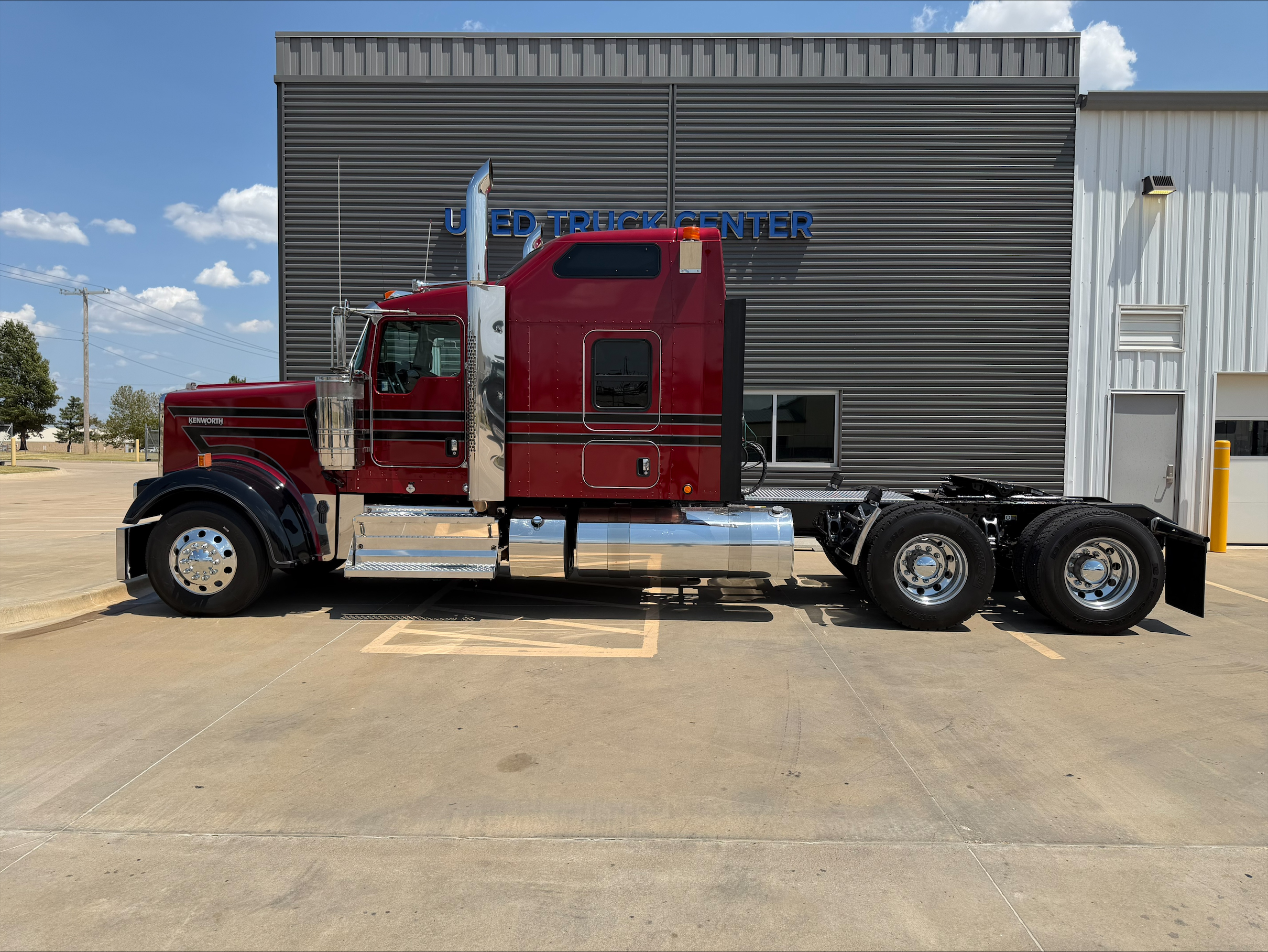 2023 Kenworth W900 in Tulsa, OK — photo 8