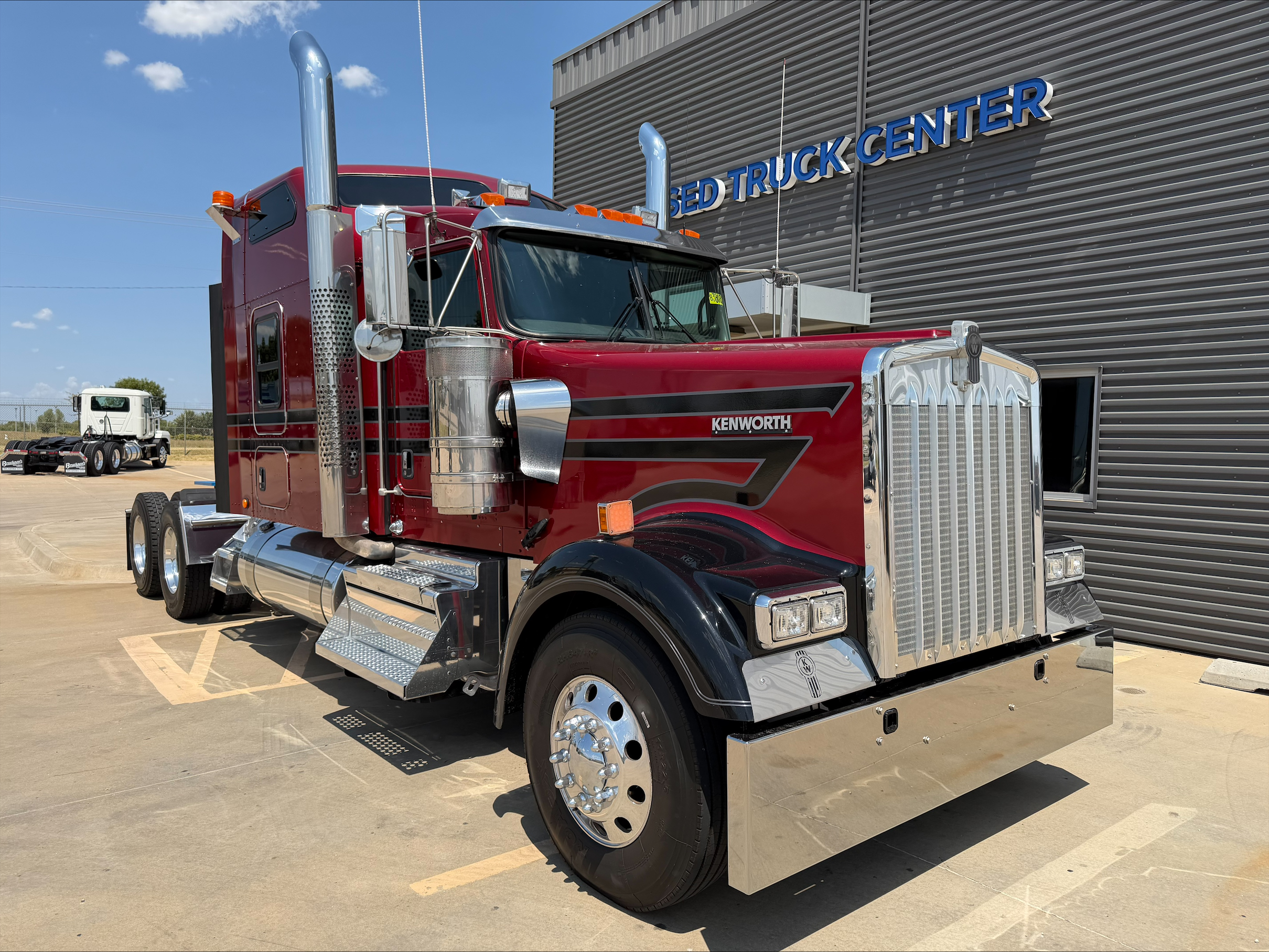 2023 Kenworth W900 in Tulsa, OK — photo 3