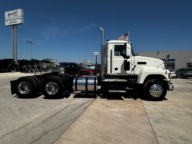 2020 Mack Pinnacle in San Antonio, TX — photo 5