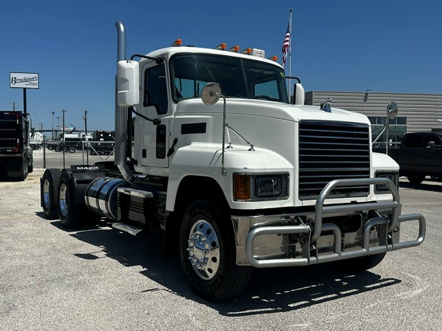 2020 Mack Pinnacle in San Antonio, TX — photo 2
