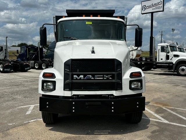 2027 Mack MD in San Antonio, TX — photo 3