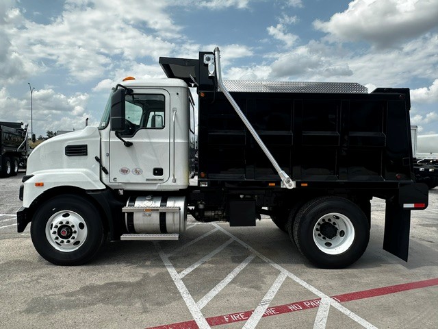 2027 Mack MD in San Antonio, TX — photo 4