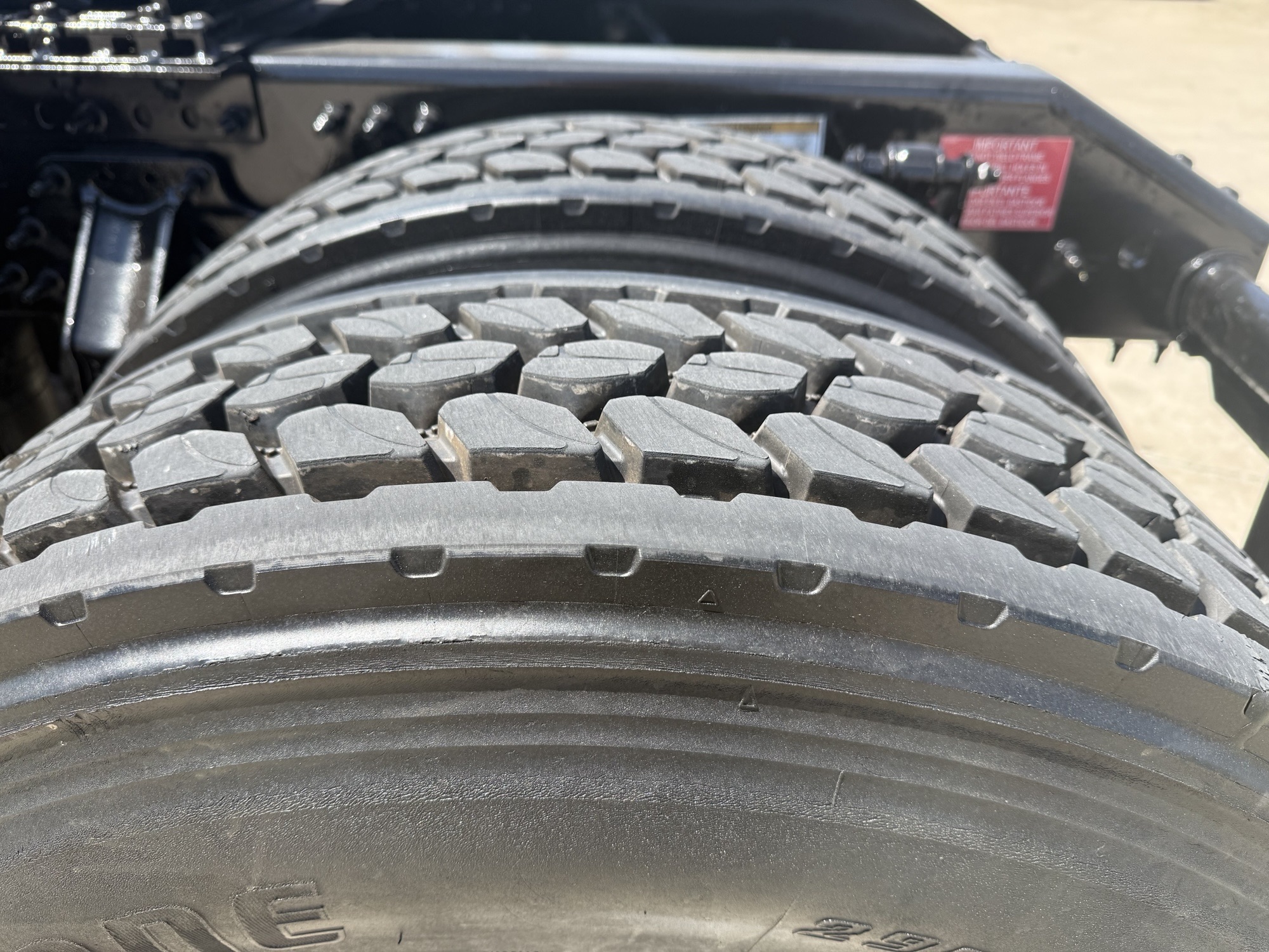 2024 Volvo VNL 860 in TX — photo 5
