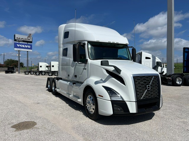 2020 Volvo VNL 760 in San Antonio, TX
