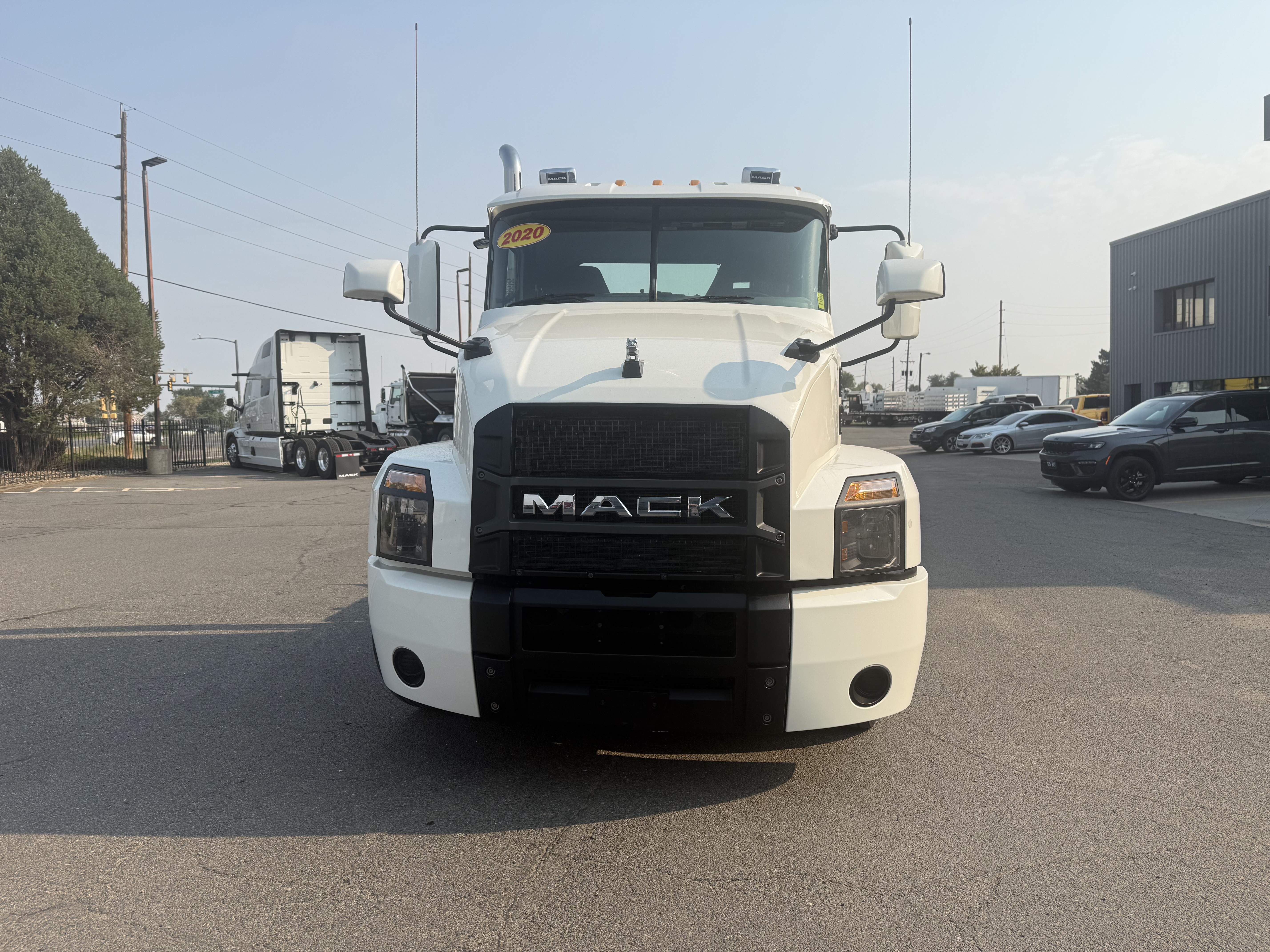 2020 Mack Anthem in CO — photo 2