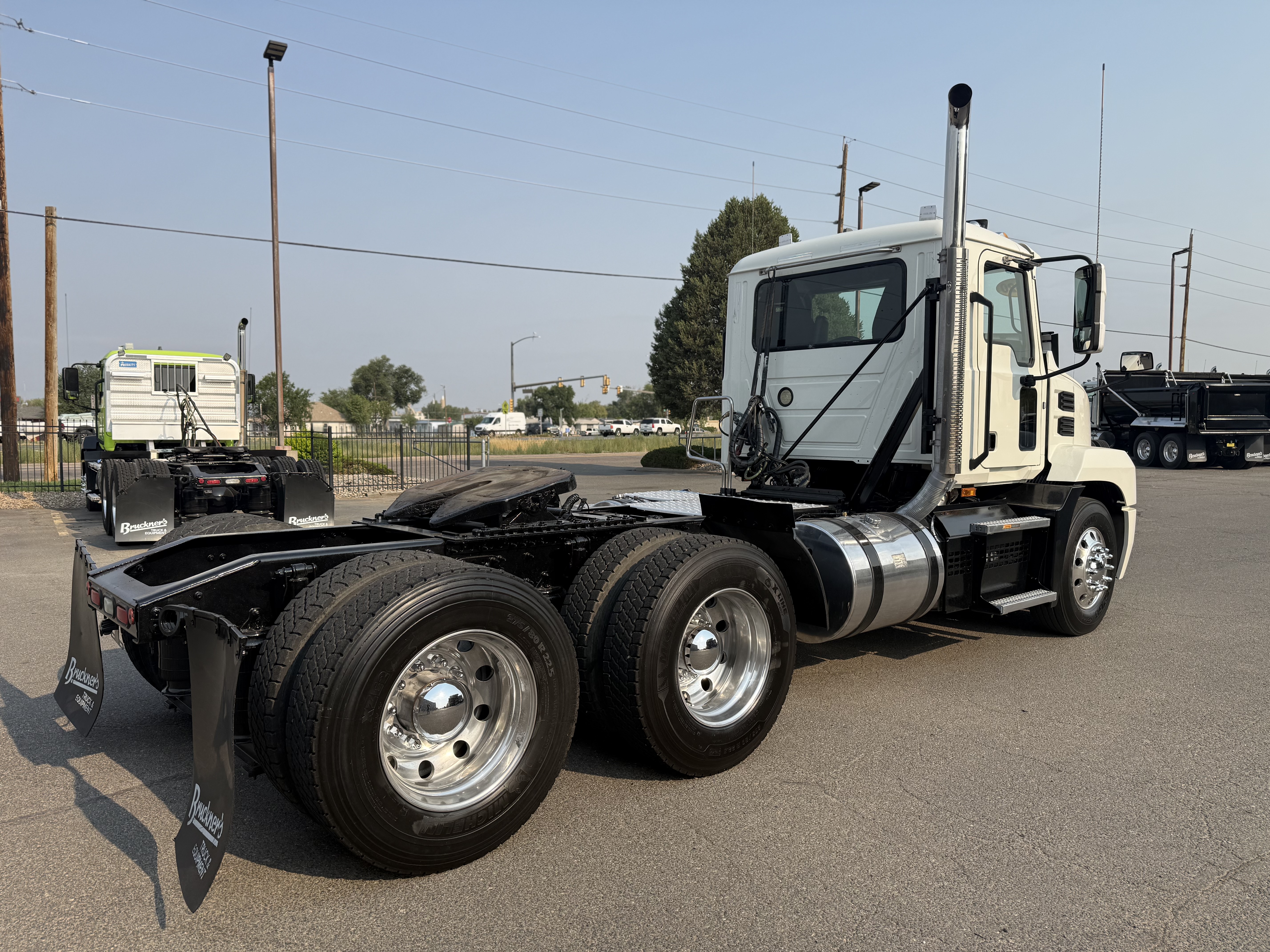 2020 Mack Anthem in CO — photo 6