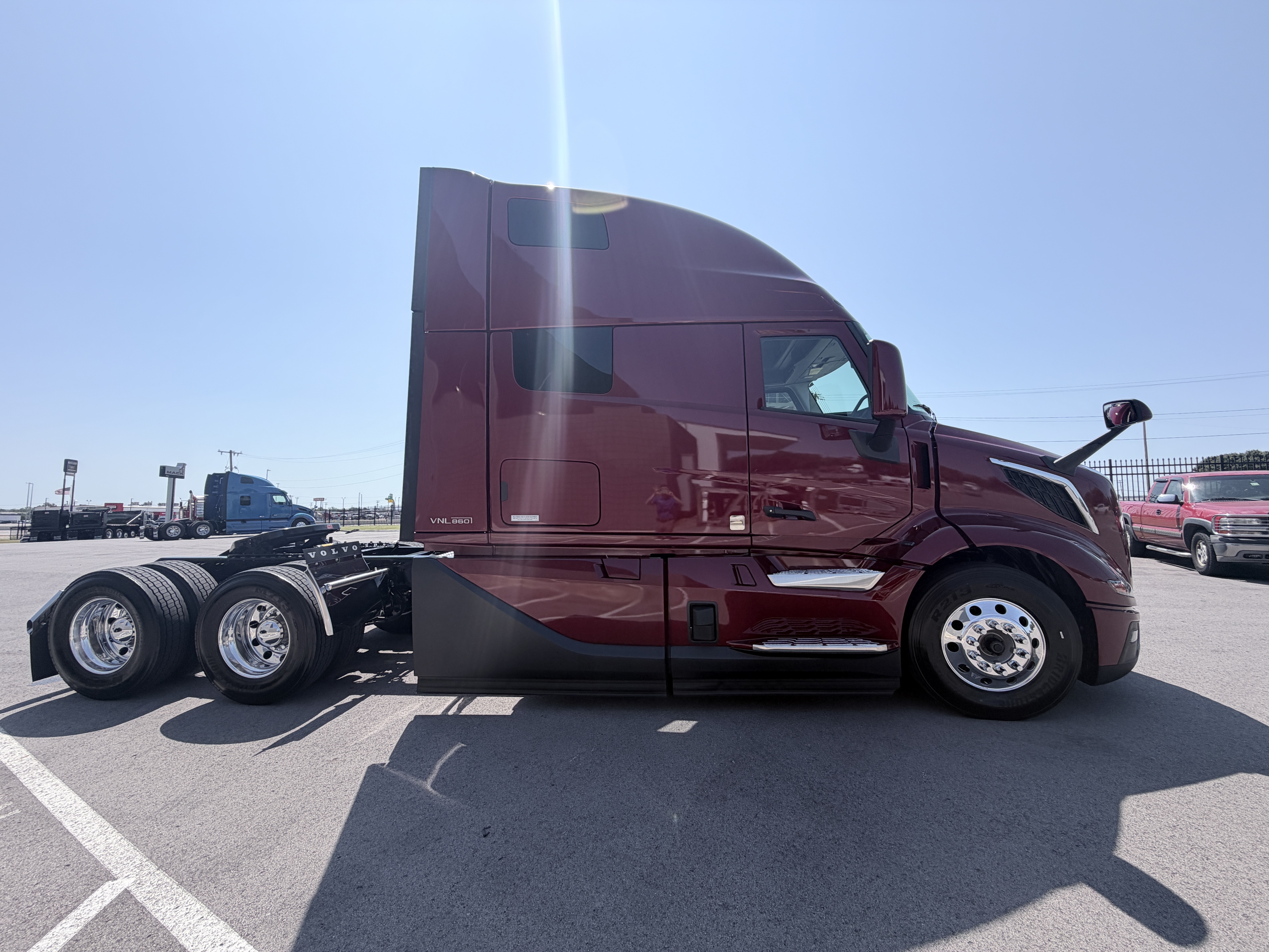 2027 Volvo VNL 860 in Tulsa, OK — photo 8