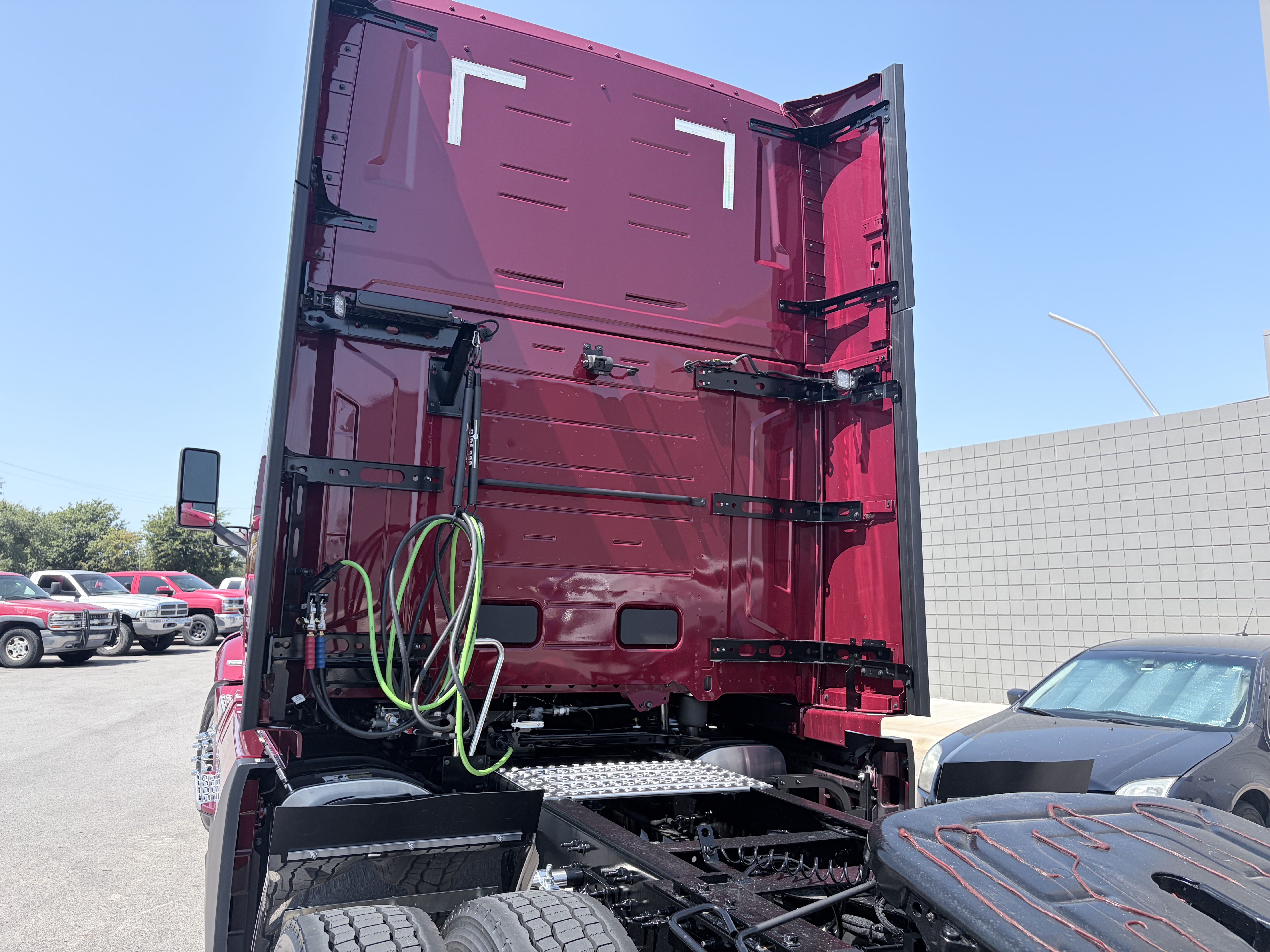 2027 Volvo VNL 860 in Tulsa, OK — photo 4