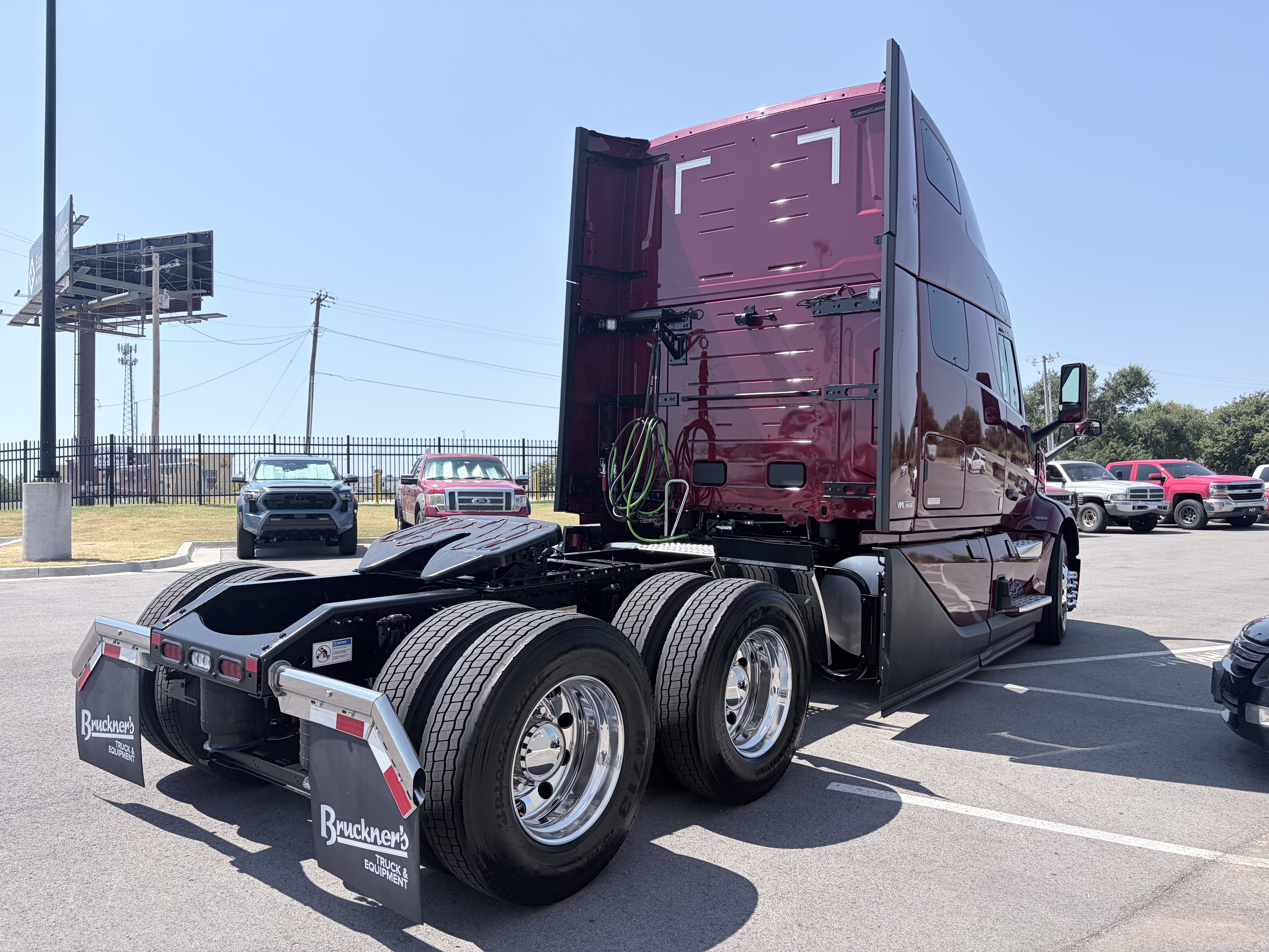 2027 Volvo VNL 860 in Tulsa, OK — photo 7