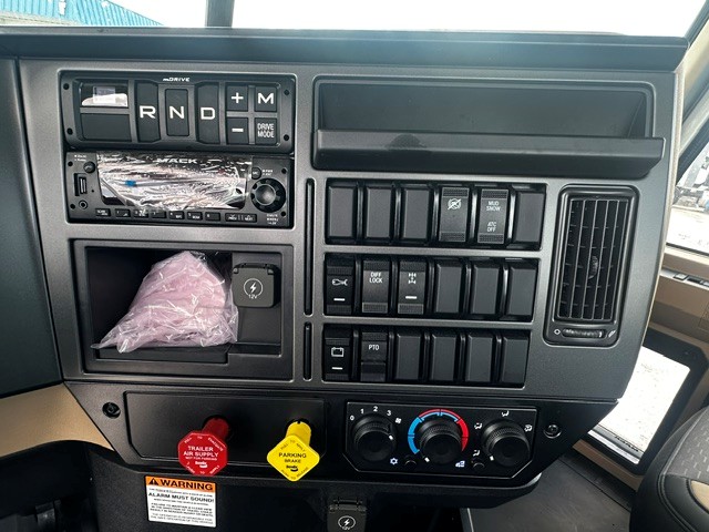 2027 Mack Granite in San Antonio, TX — photo 8