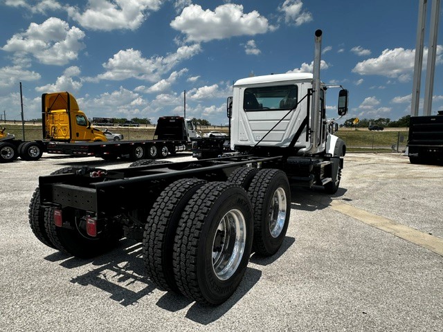 2027 Mack Granite in San Antonio, TX — photo 4