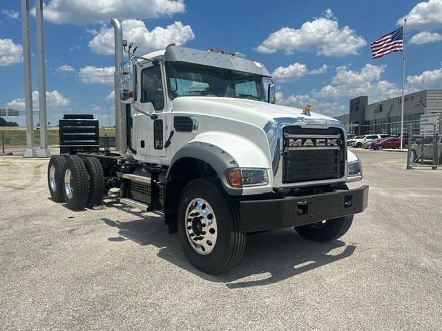 2027 Mack Granite in San Antonio, TX — photo 2