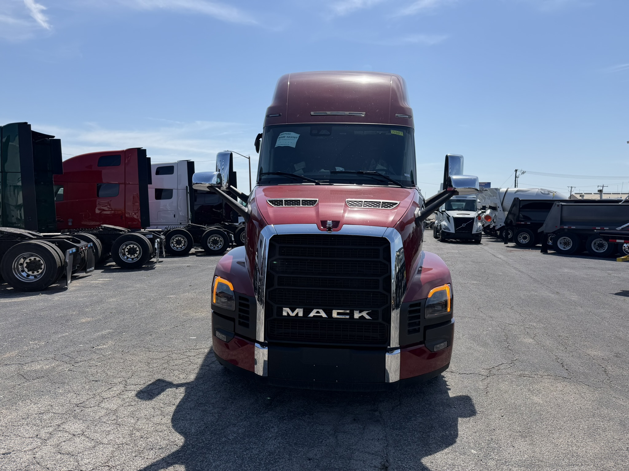 2027 Mack Pinnacle in Fort Worth, TX — photo 2