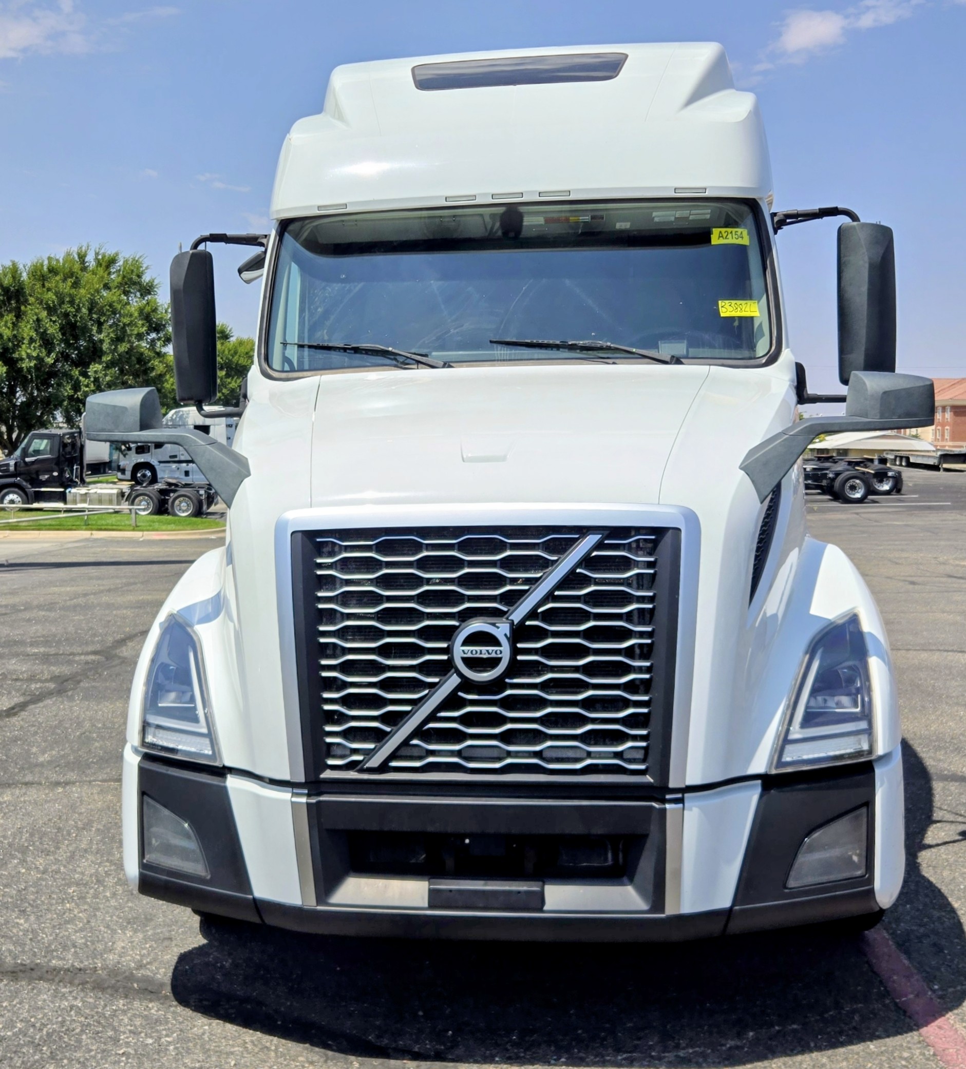 2022 Volvo VNL 860 in Amarillo, TX — photo 3