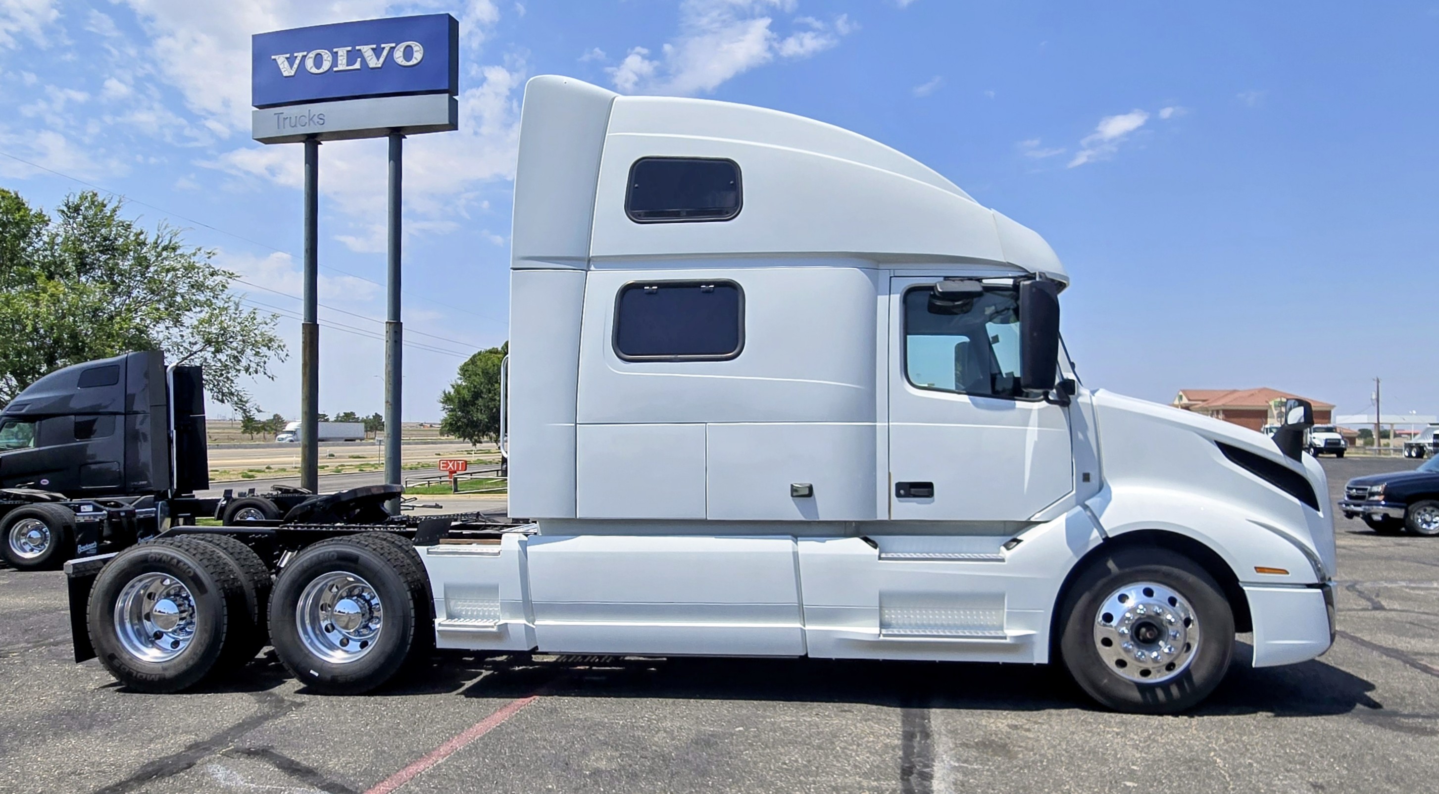 2022 Volvo VNL 860 in Amarillo, TX — photo 4