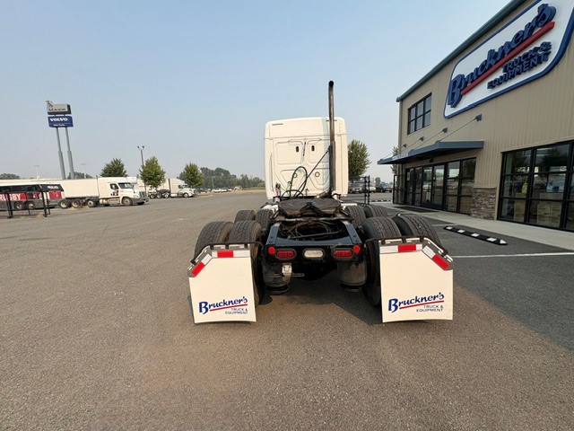 2020 Freightliner Cascadia in Ellensburg, WA — photo 5