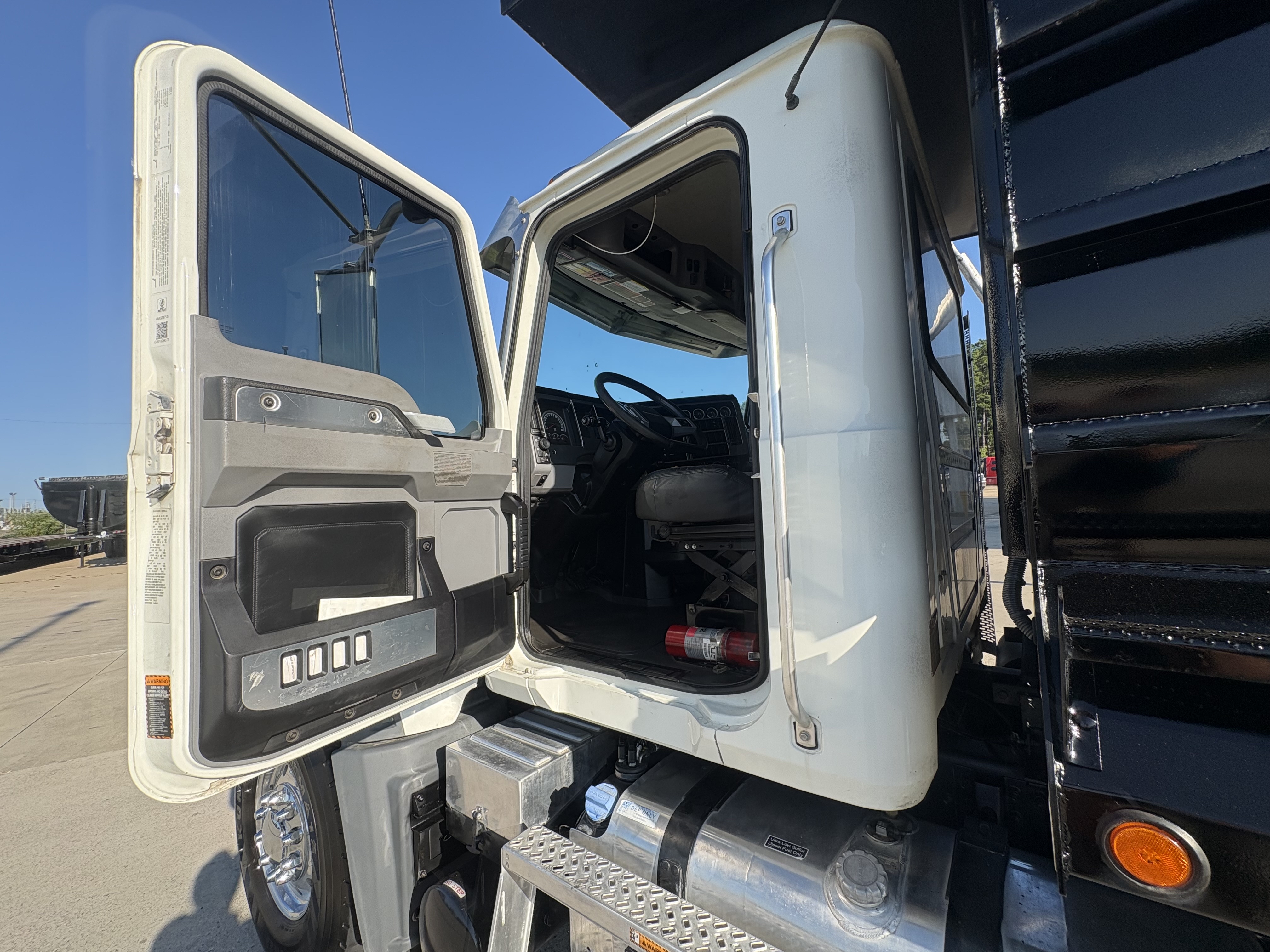 2021 Mack Granite in Shreveport, LA — photo 7