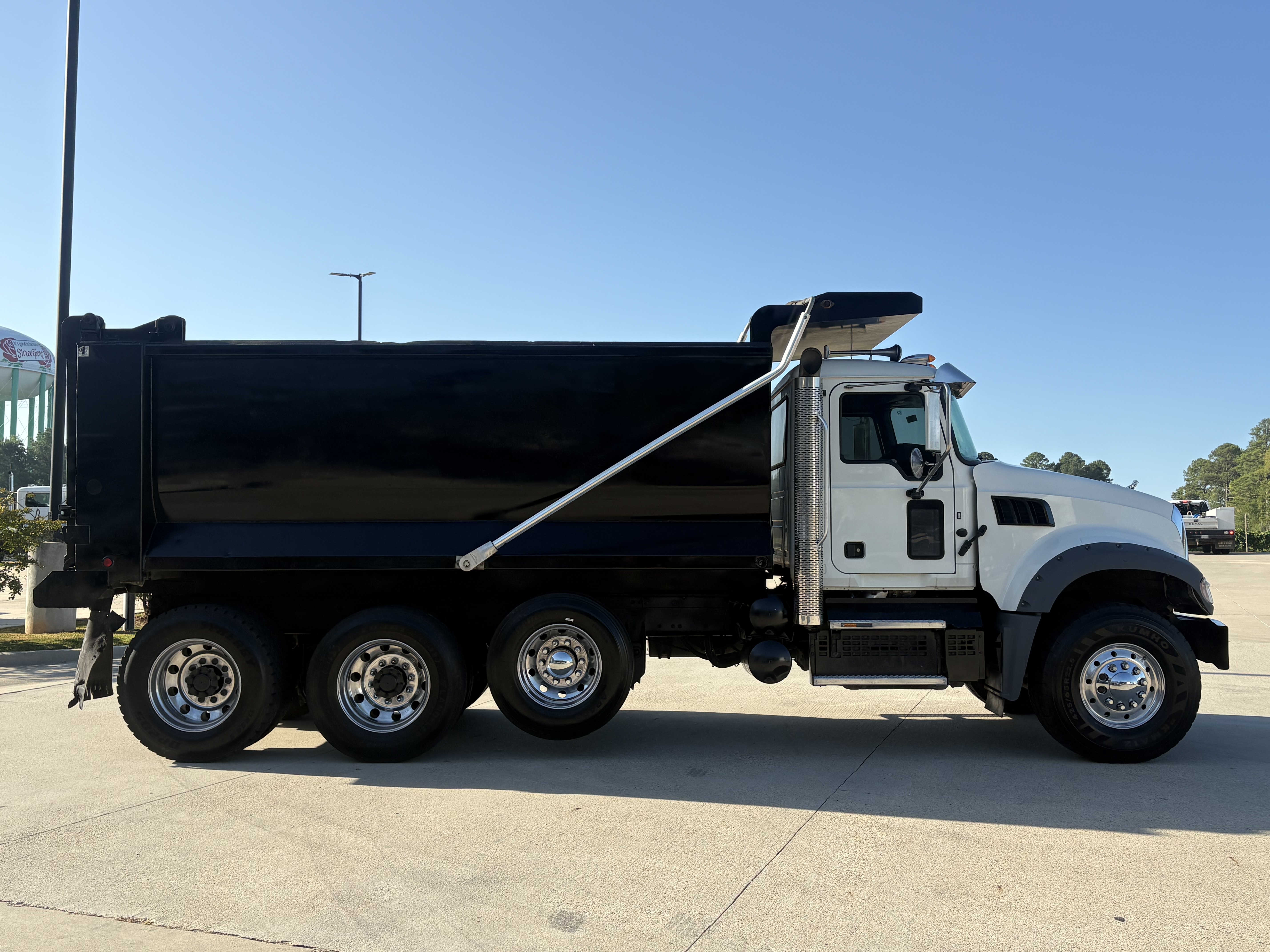 2021 Mack Granite in Shreveport, LA — photo 4