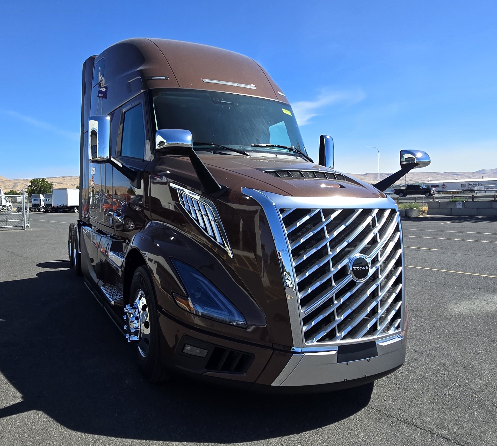 2027 Volvo VNL 860 in Yakima, WA — photo 3