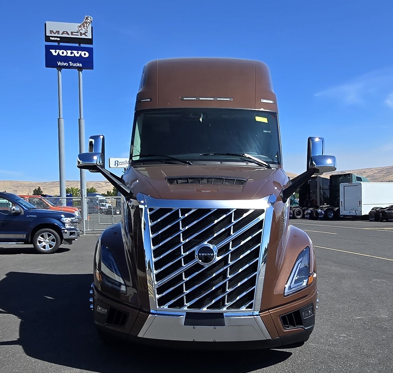 2027 Volvo VNL 860 in Yakima, WA — photo 2