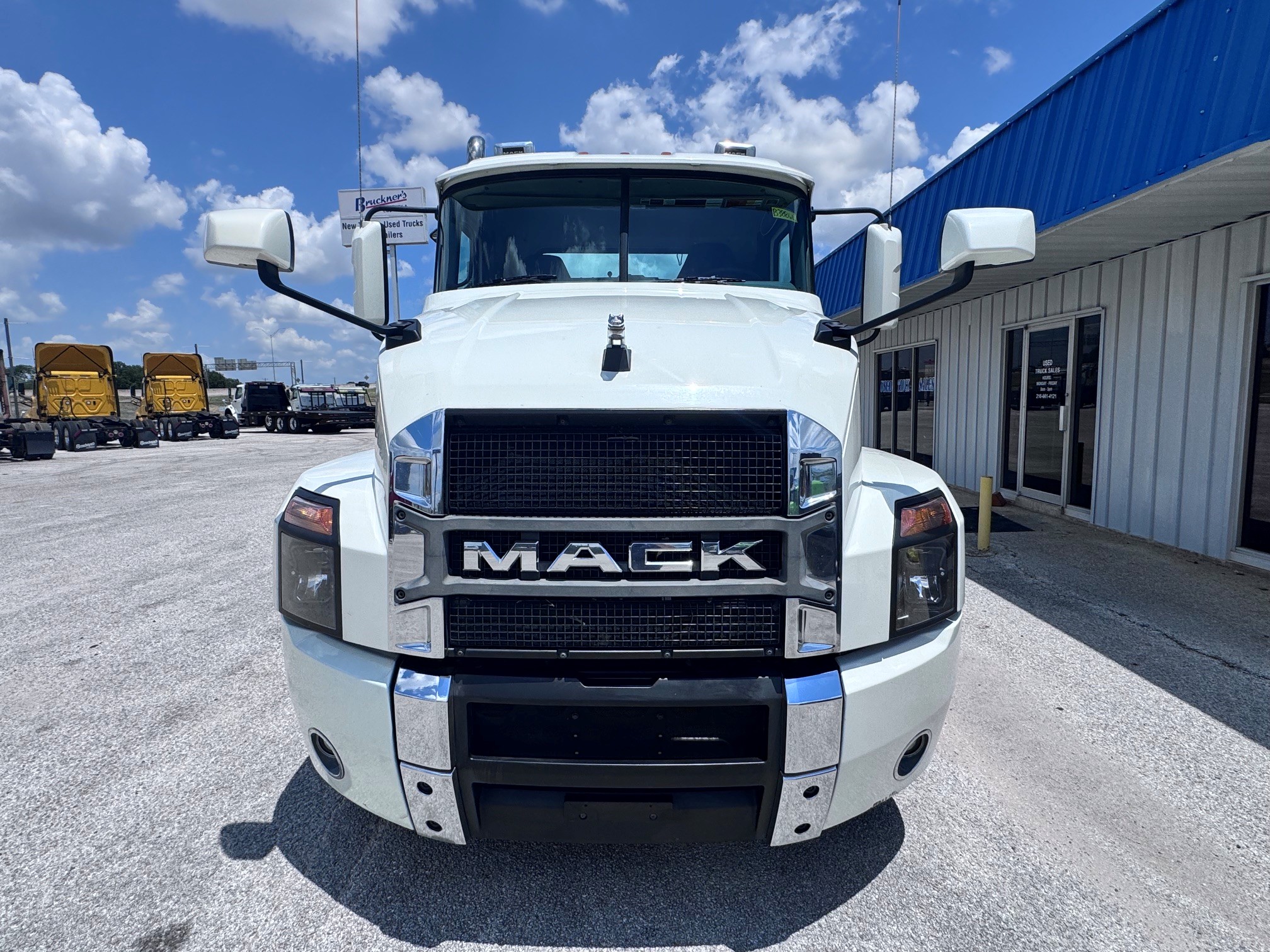 2020 Mack Anthem in San Antonio, TX — photo 3