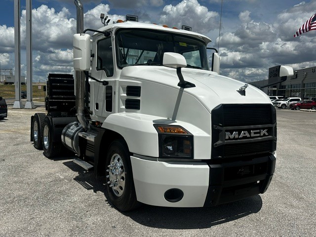 2019 Mack Anthem in San Antonio, TX — photo 2