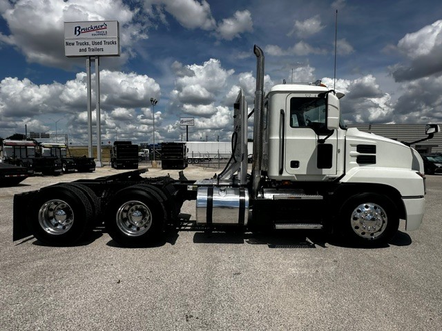 2019 Mack Anthem in San Antonio, TX — photo 5