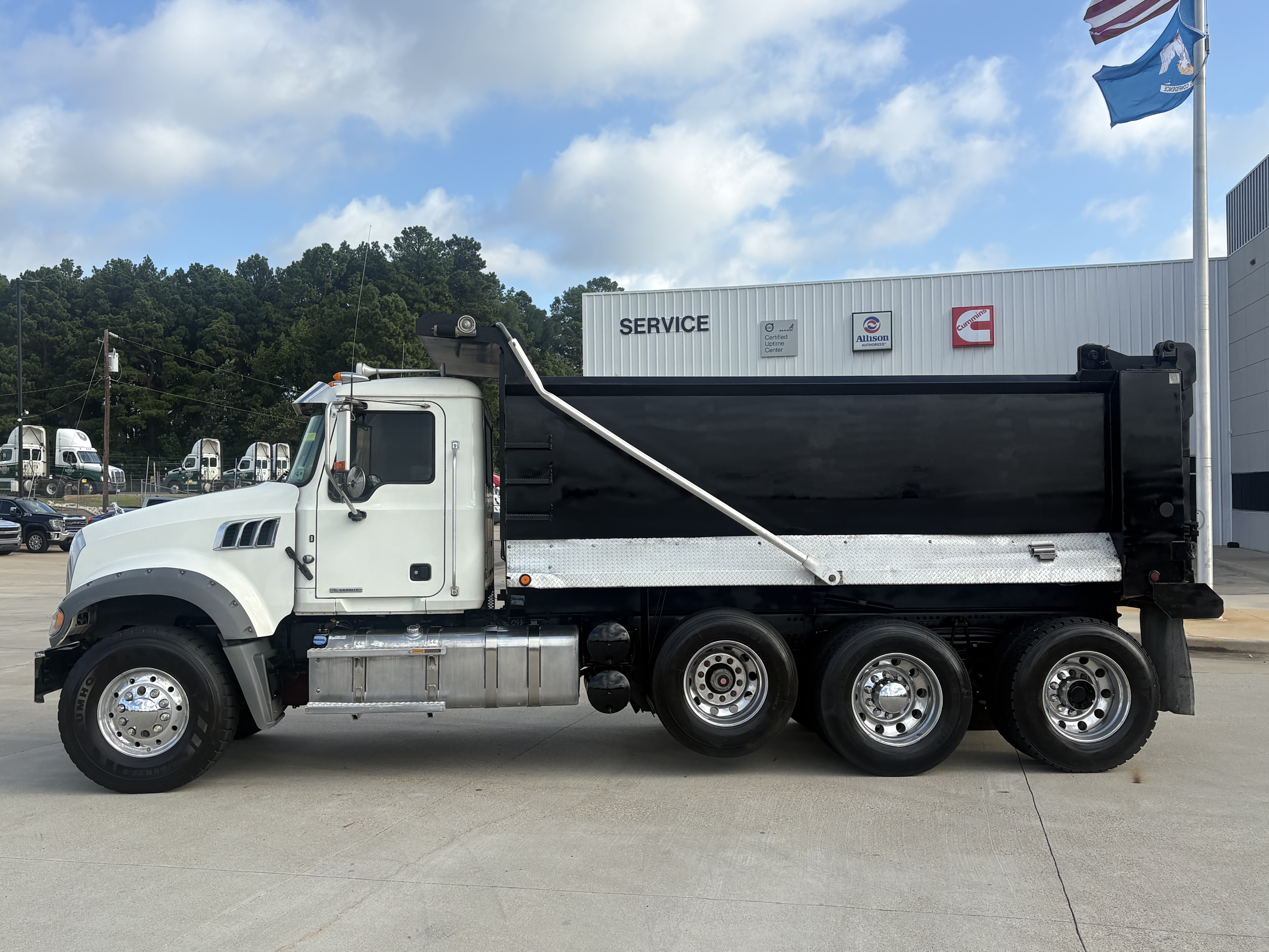 2022 Mack Granite in Shreveport, LA — photo 3