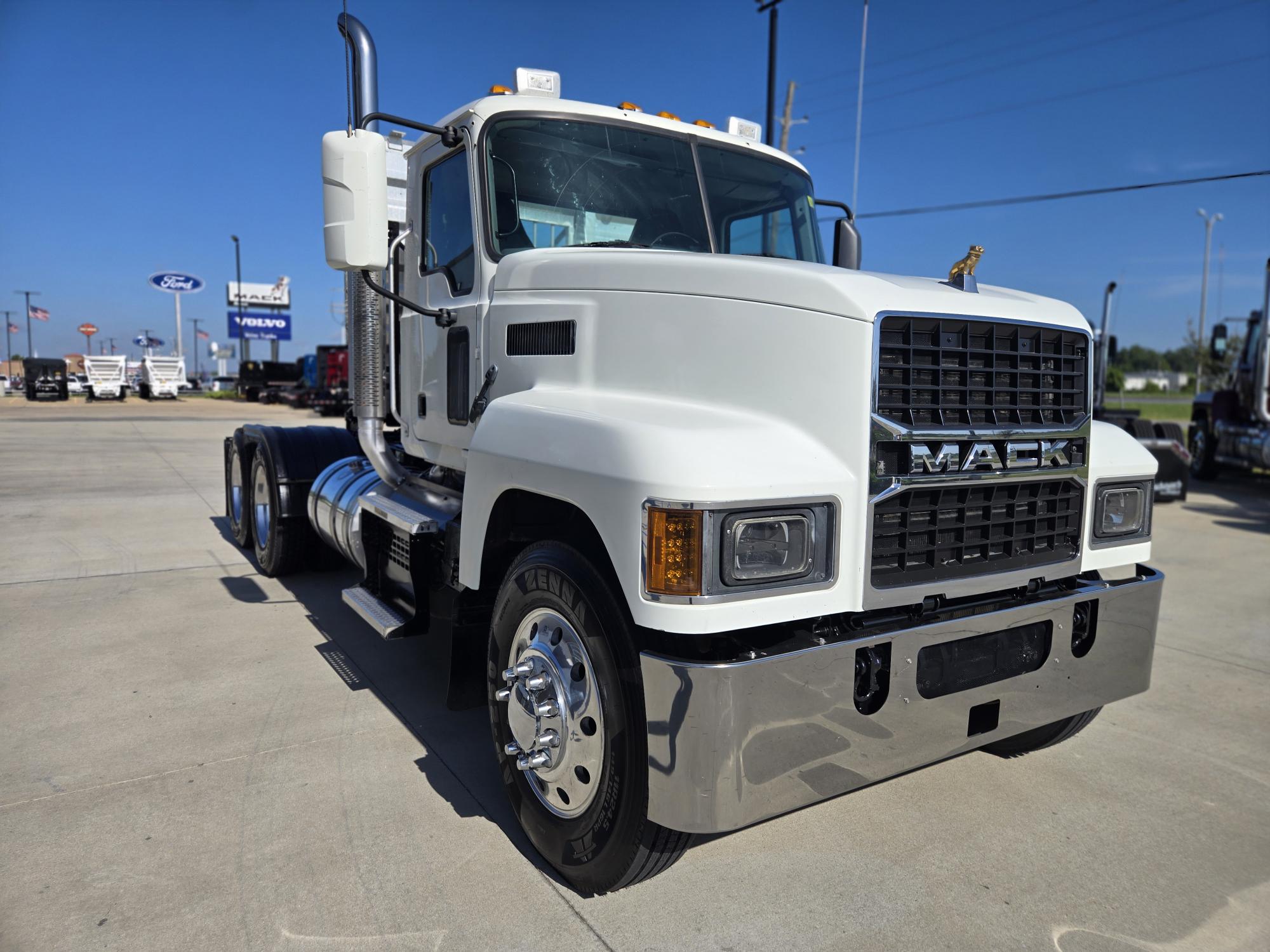 2020 Mack Pinnacle in Monroe, LA — photo 3