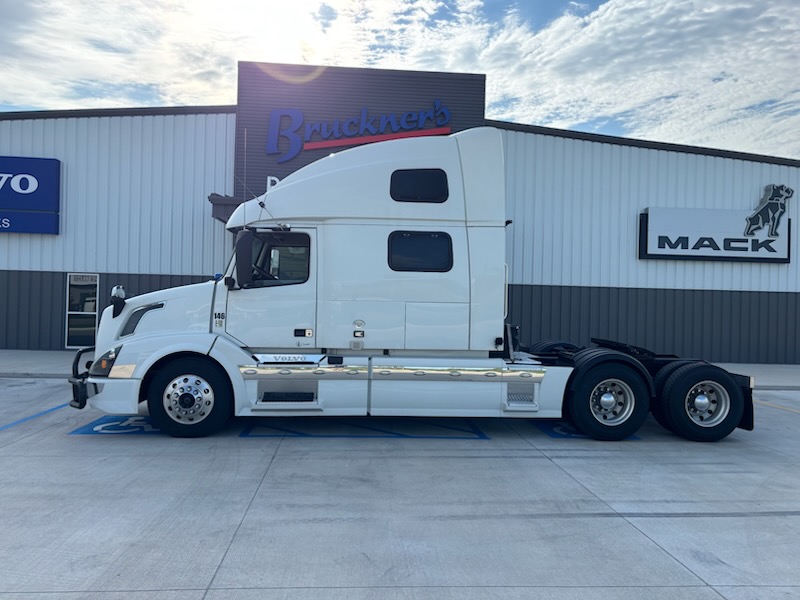 2016 Volvo in Salina, KS — photo 2
