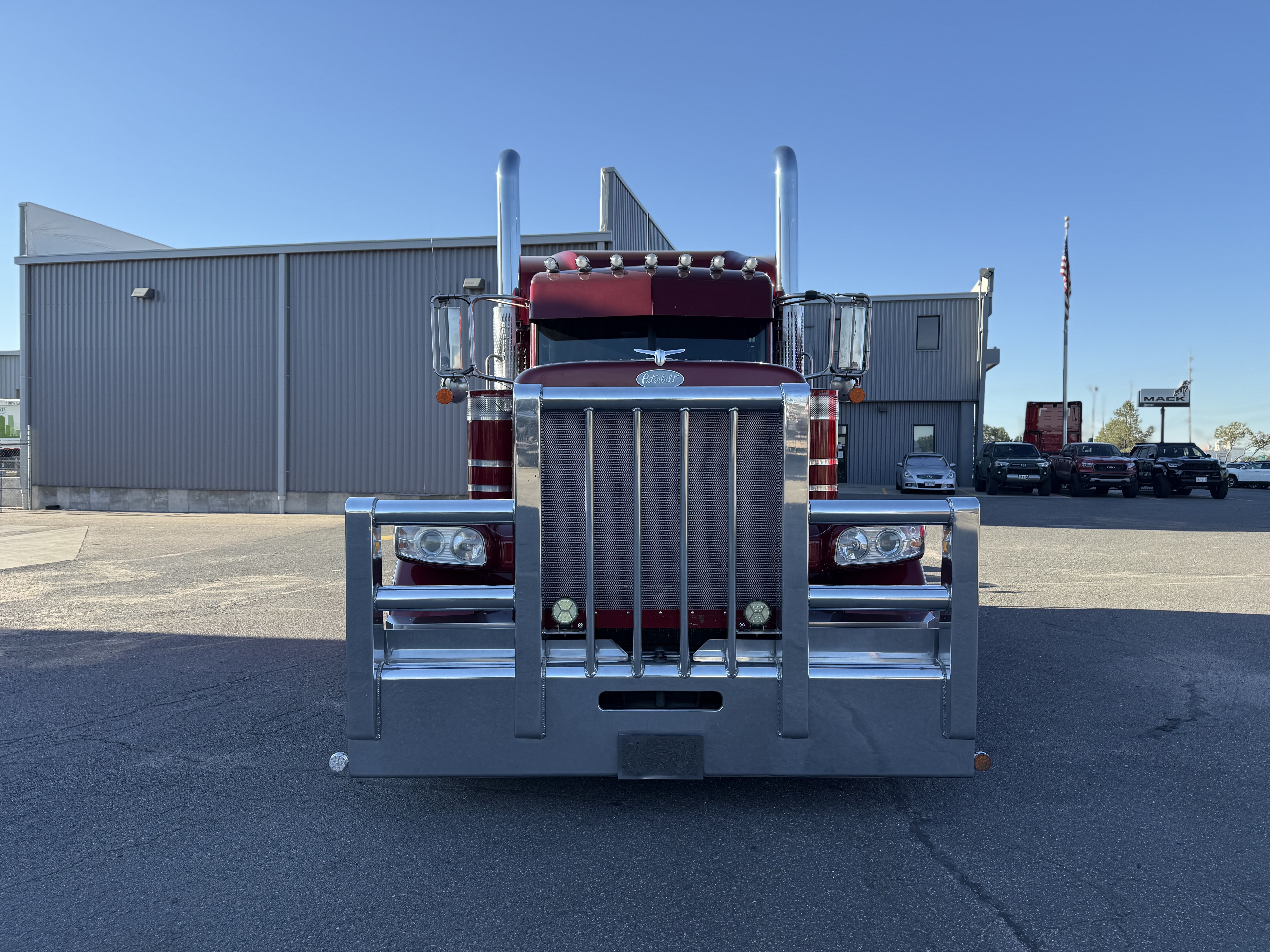 2022 Peterbilt 389 in Denver, CO — photo 7