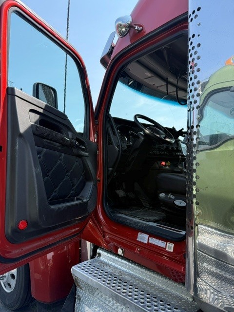 2021 Kenworth W990 — photo 5
